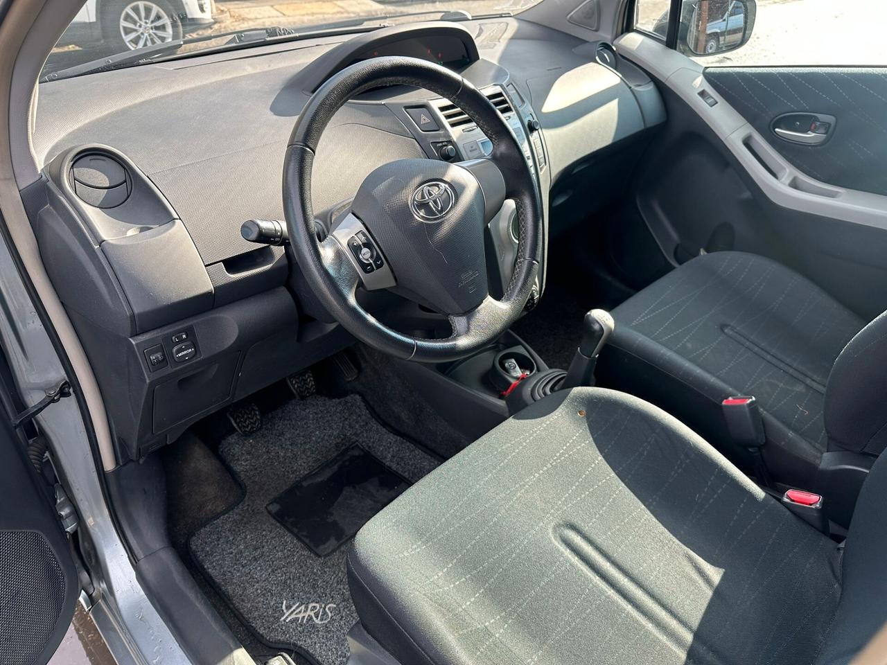 Toyota Yaris 1.3 5 porte Navi