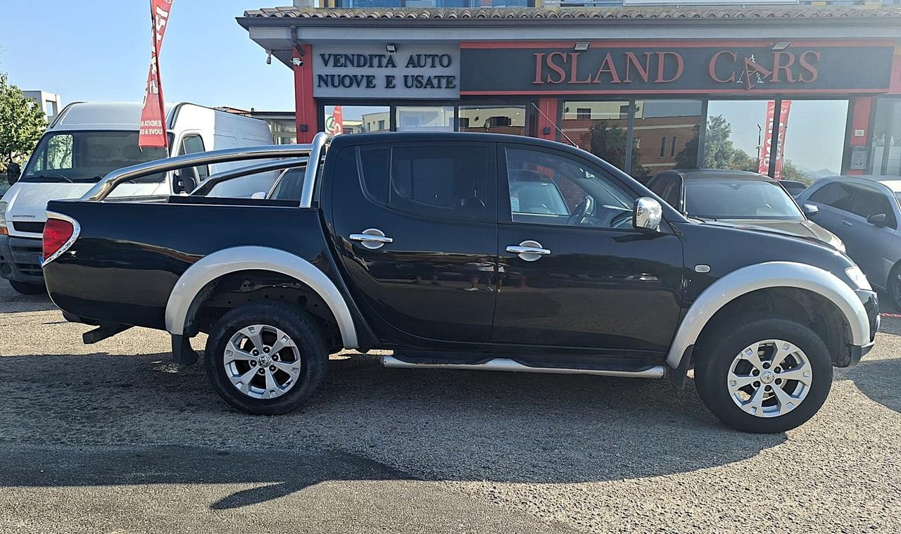 Mitsubishi L200 2.5 DOPPIA -CABINA 178cv AUTOMATICO