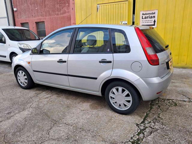 FORD Fiesta 1.4 16V 5p. Ghia ok neopatentati