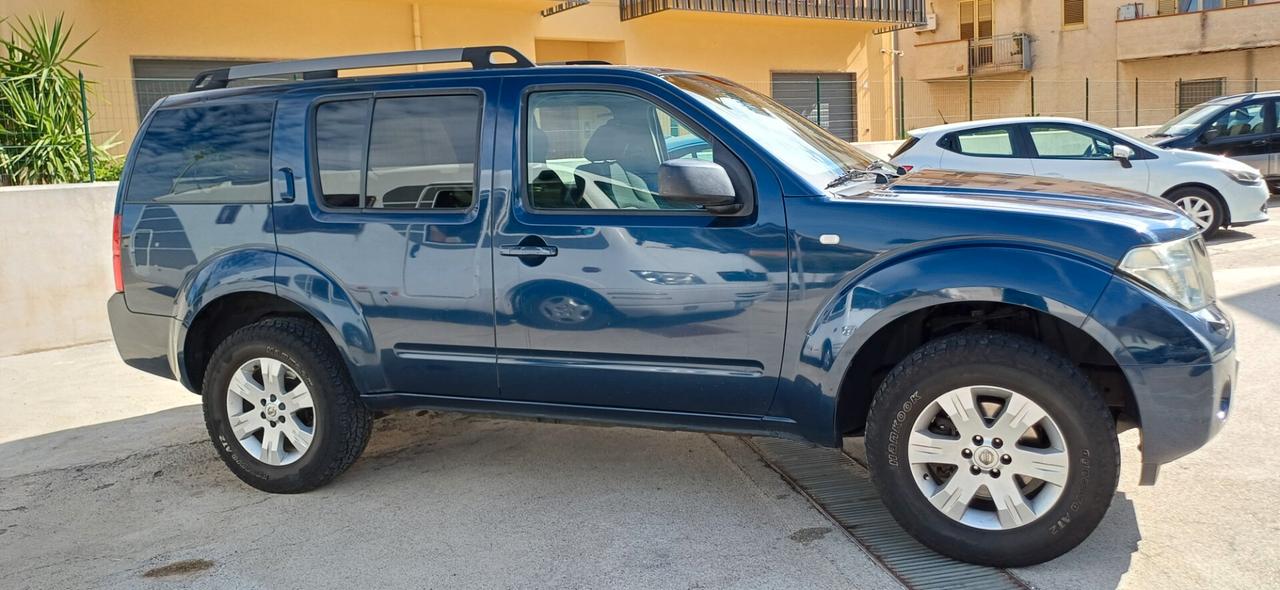 Nissan Pathfinder 2.5 dCi 4x4 7p