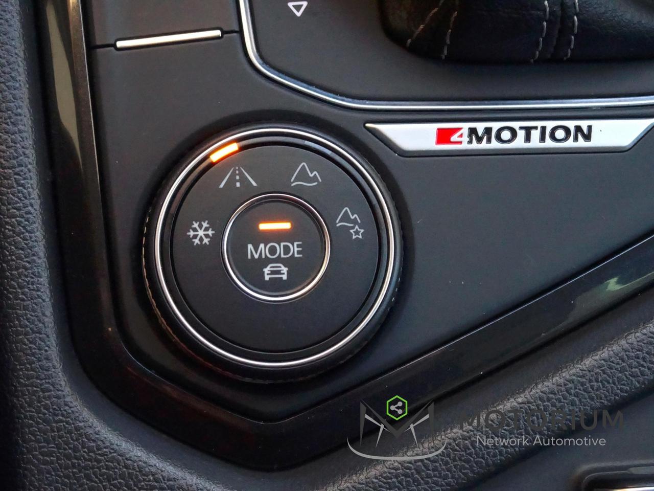 Volkswagen Tiguan 2.0 TDI DSG R-LILE 4MOTION -IMPECCABILE-