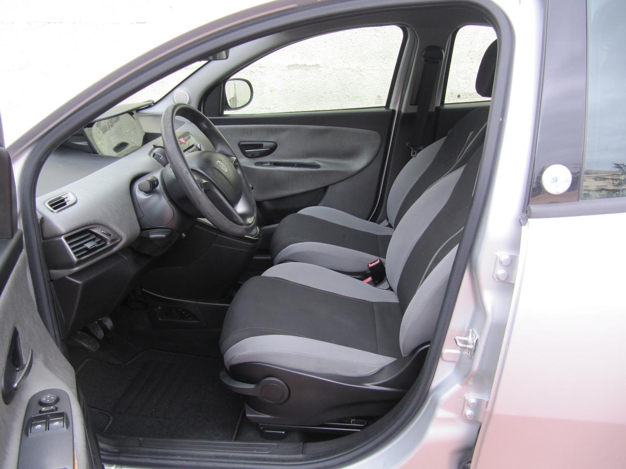 Lancia Ypsilon 0.9 TwinAir 85 CV 5 porte Metano Ecochic Gold