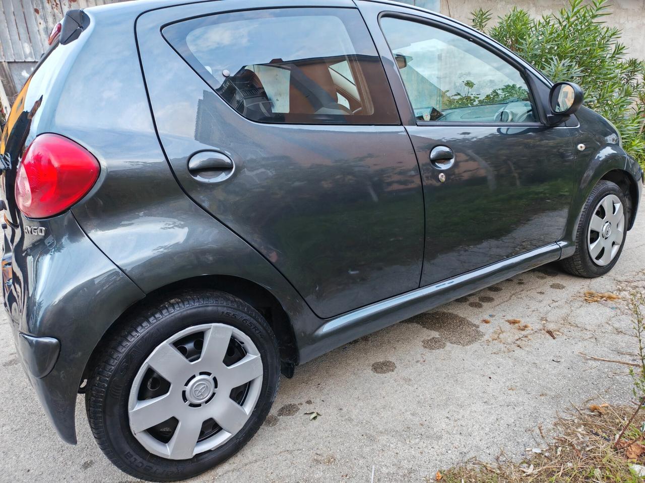 Toyota Aygo GPL E TABLET CARPLAY