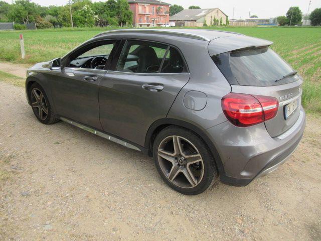MERCEDES-BENZ GLA 180 Premium