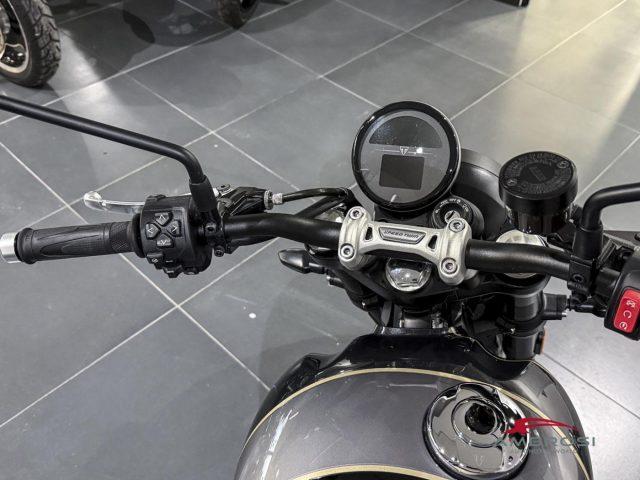 TRIUMPH Speed Twin 900