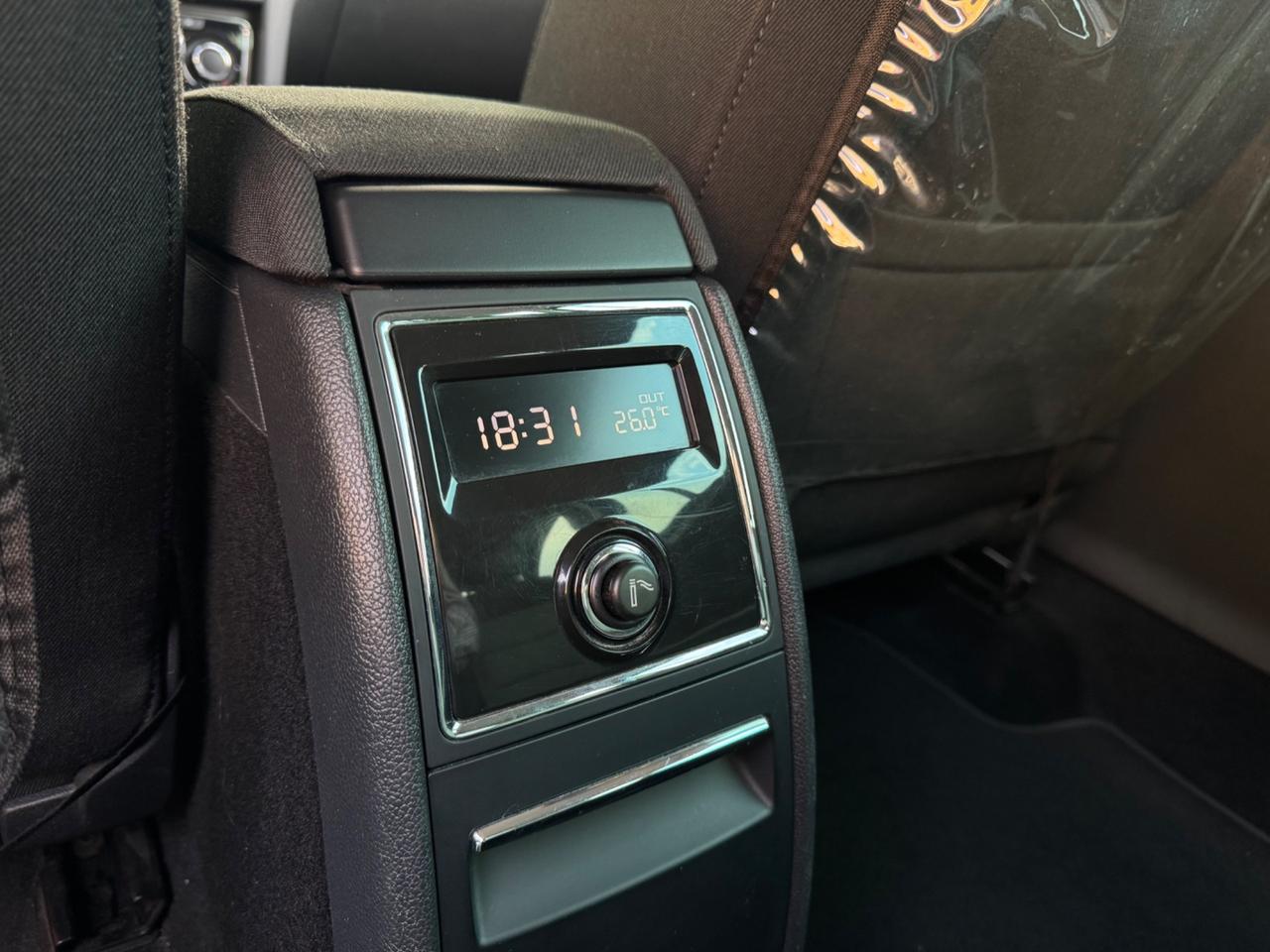 Skoda Superb 2.0 TDI CR 170CV DSG Wagon Ambition