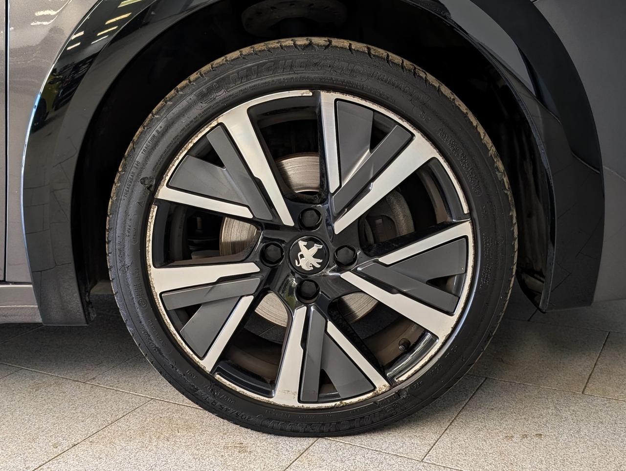 Peugeot 208 1.2 puretech 130cv eat8 GT