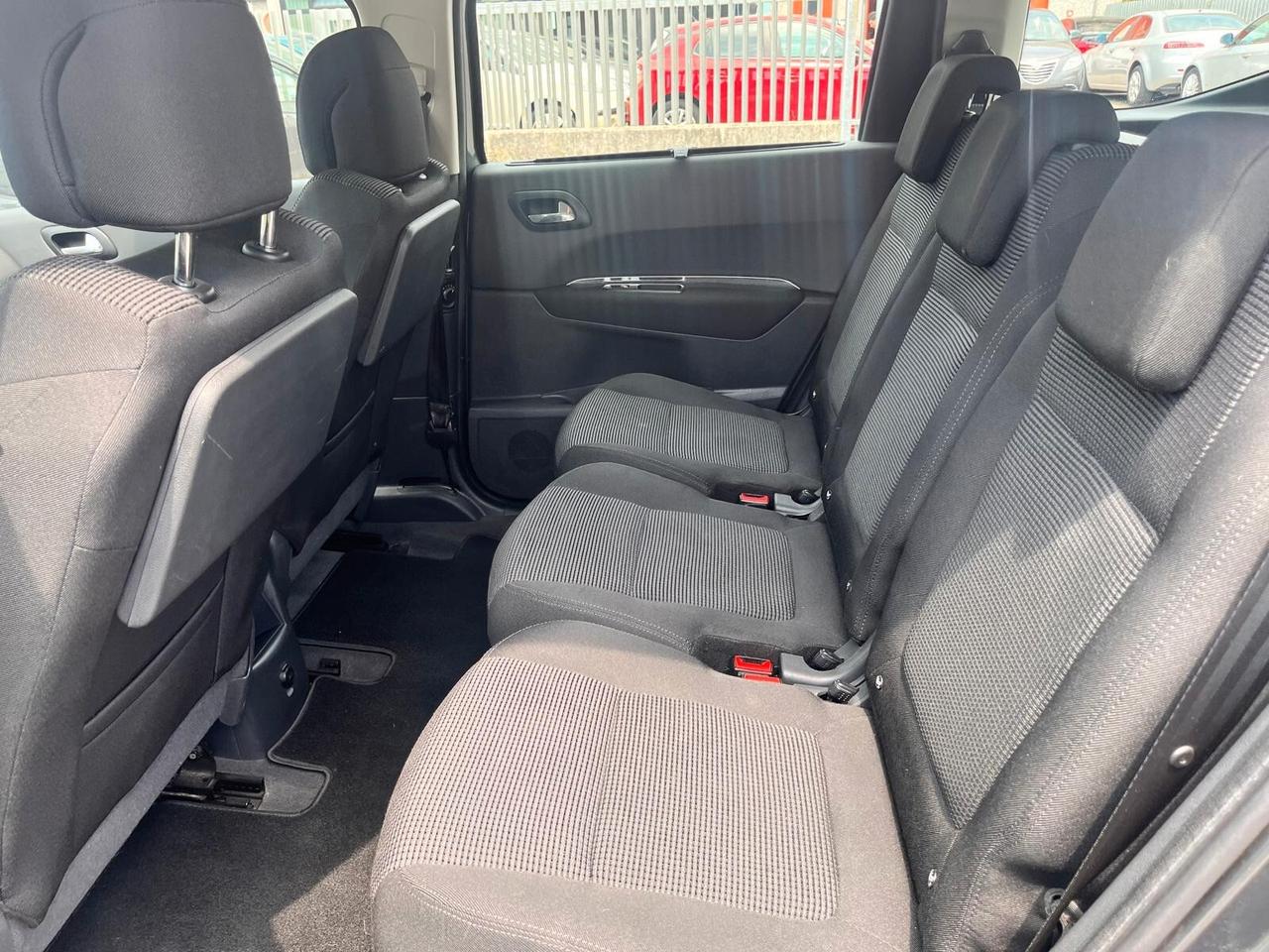 Peugeot 5008 1.6 VTi 120CV **SOLO EXPORT**