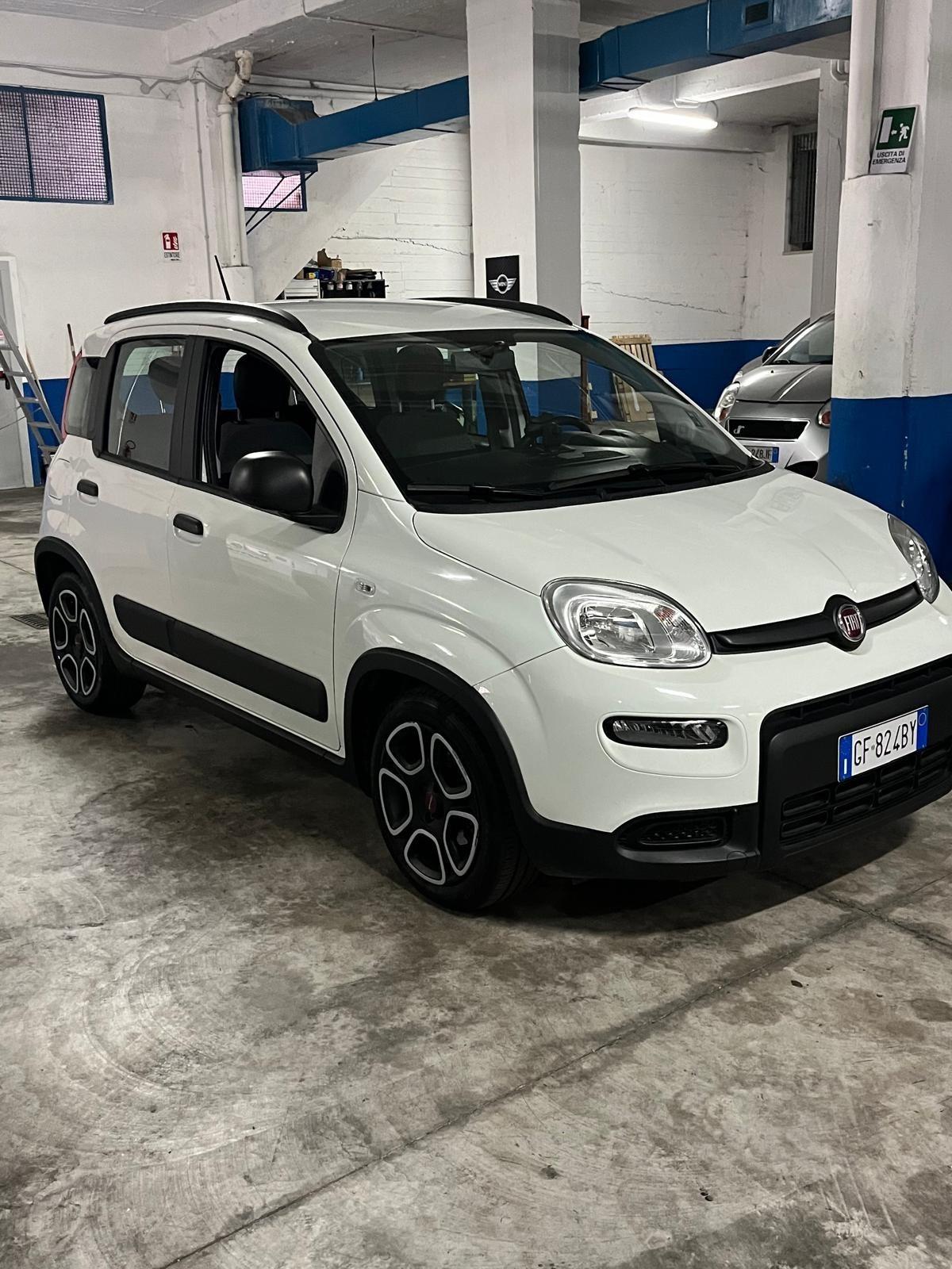 Fiat Panda 1.0 FireFly S&S Hybrid TRUSSARDI solo 28.000 KM.