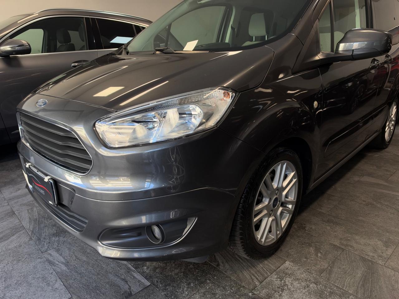 Ford Tourneo Courier 1.5 TDCI 95 CV Titanium