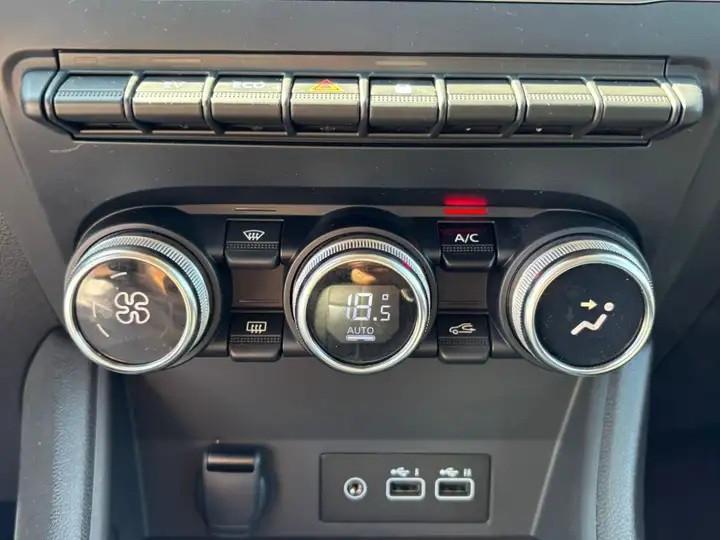 Renault Captur 1.6 E-Tech Full Hybrid 1.6 E-Tech full hybrid Equilibre 145cv Auto *Promo SD 2026*