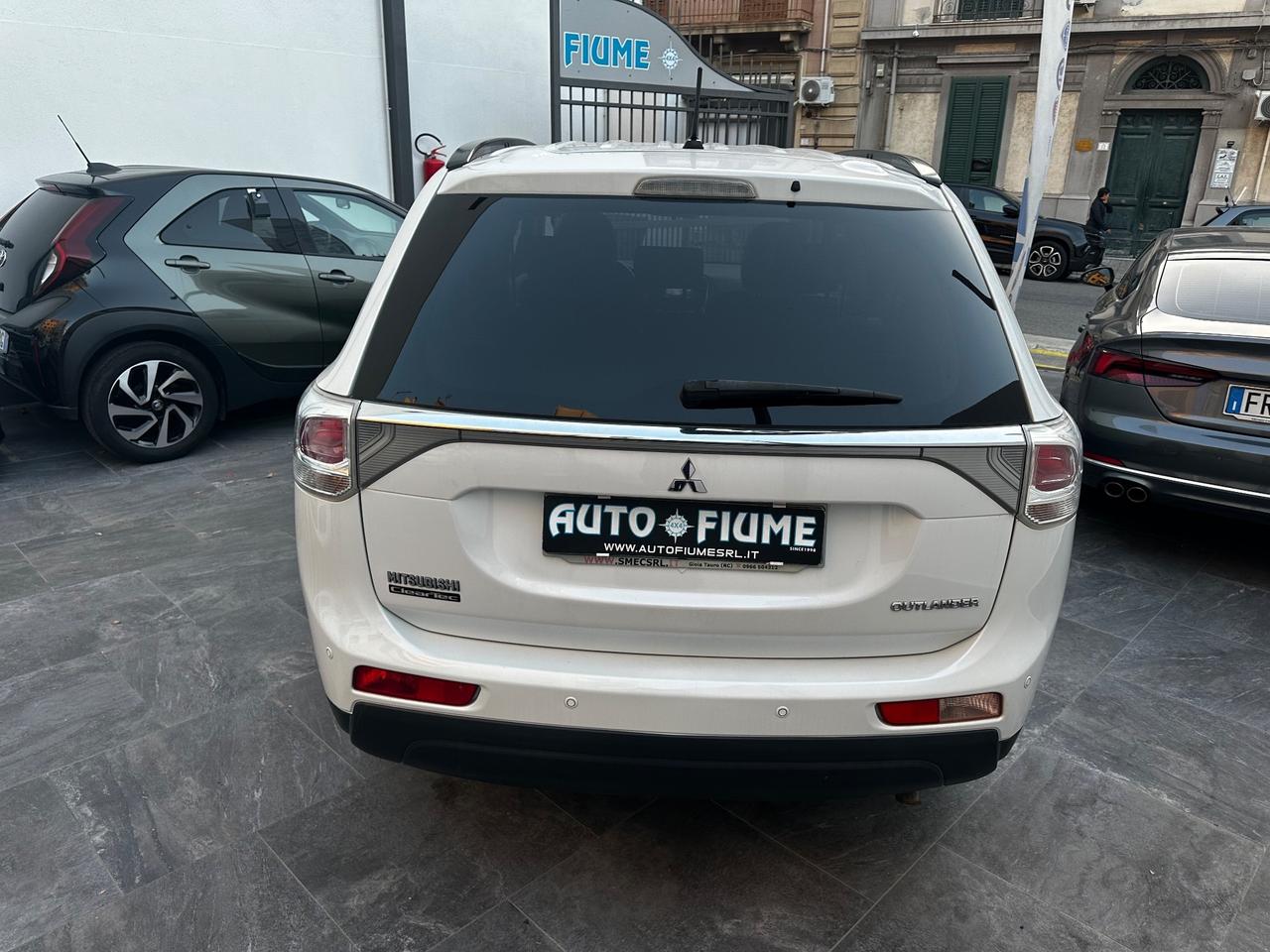 Mitsubishi Outlander 2.2 DI-D 4WD Intense