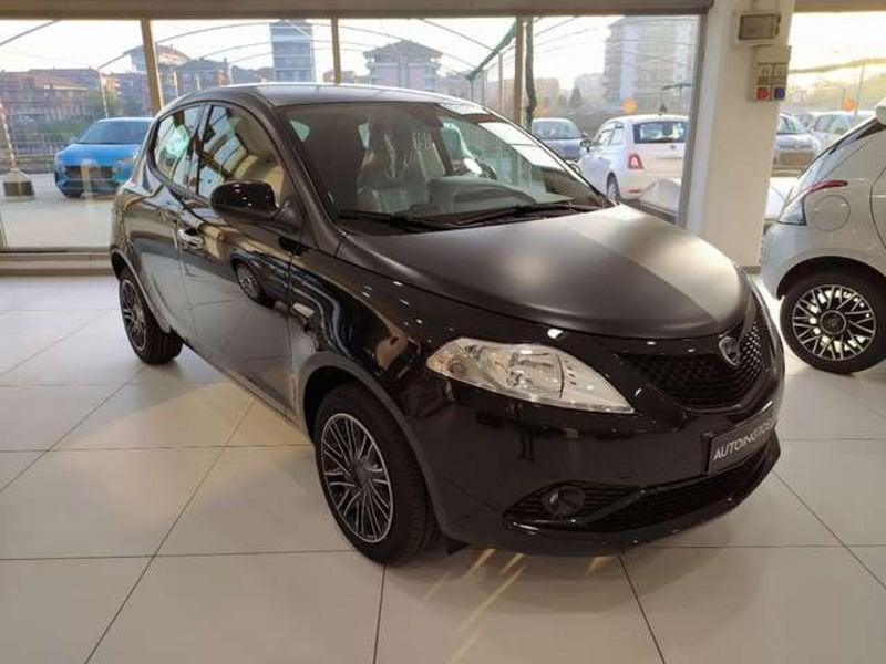 Lancia Ypsilon 1.0 70cv Hybrid Oro