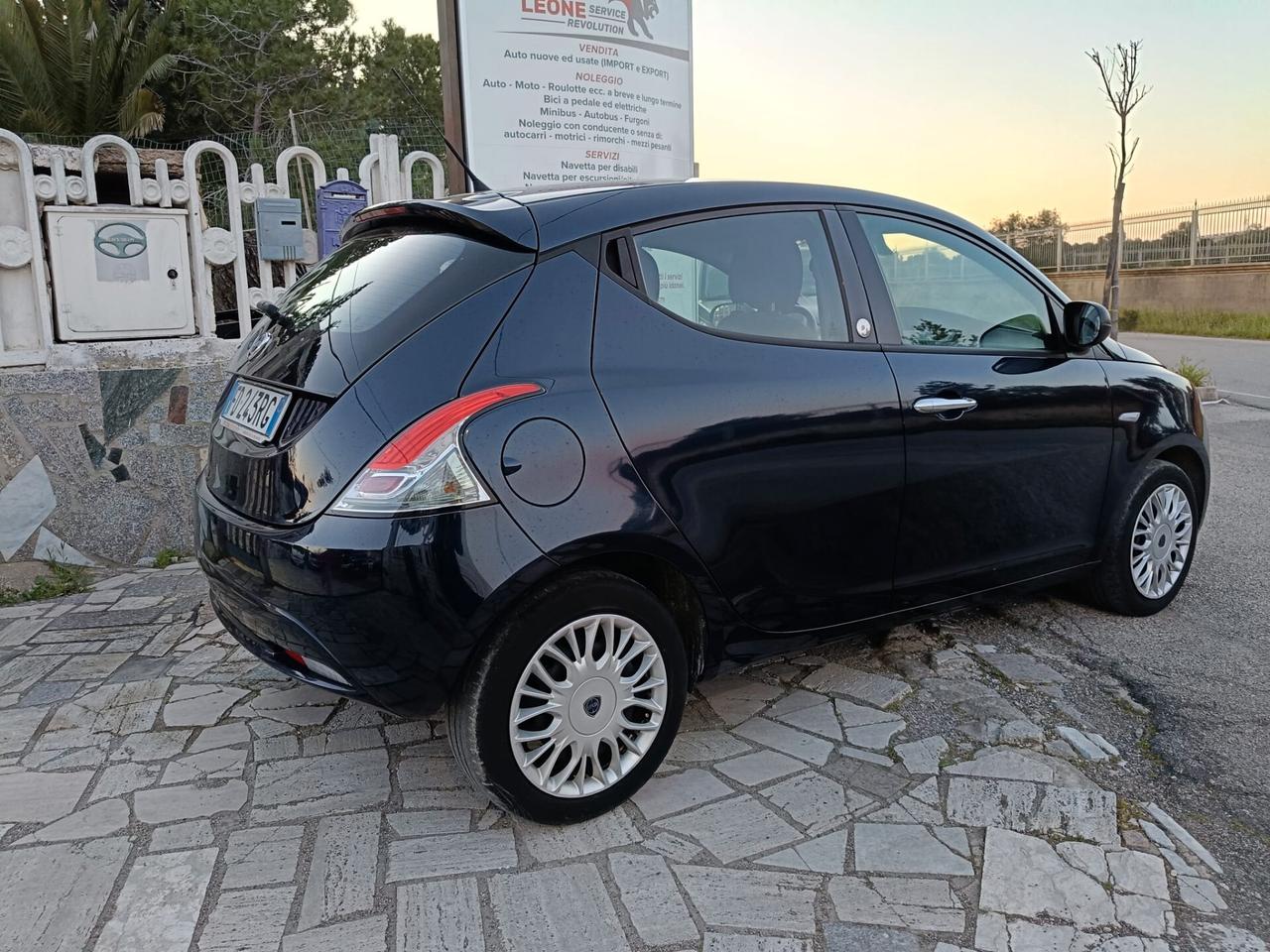 Lancia Ypsilon 1.2 69 CV 5 porte GPL Ecochic Gold