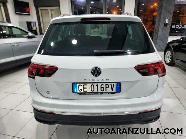 VOLKSWAGEN Tiguan NEW 2.0 TDI 150CV SCR DSG Life Navi - Fari a Led