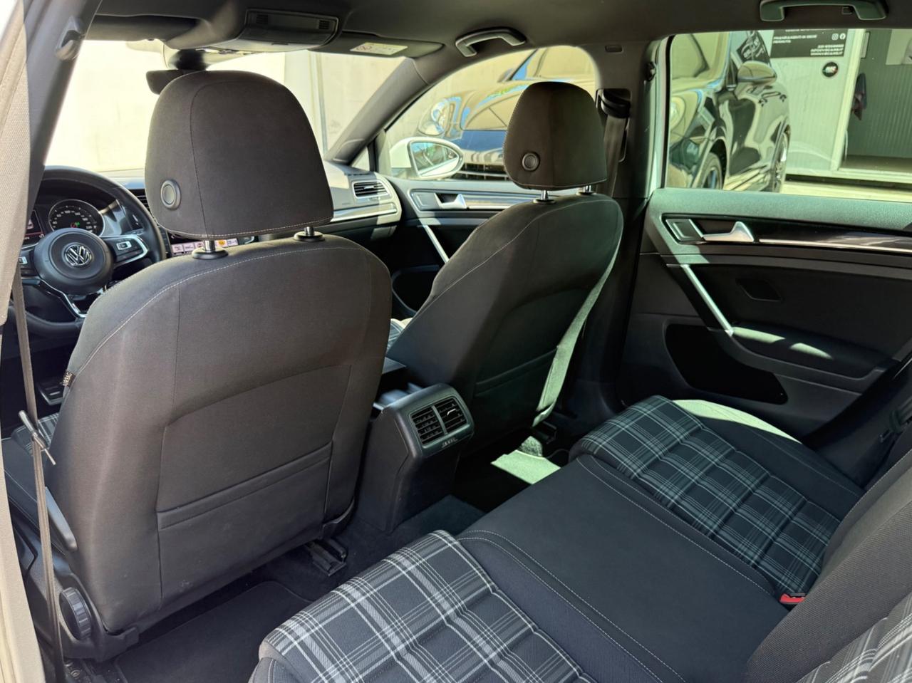 Volkswagen Golf 2.0 GTD DSG Sport Edition