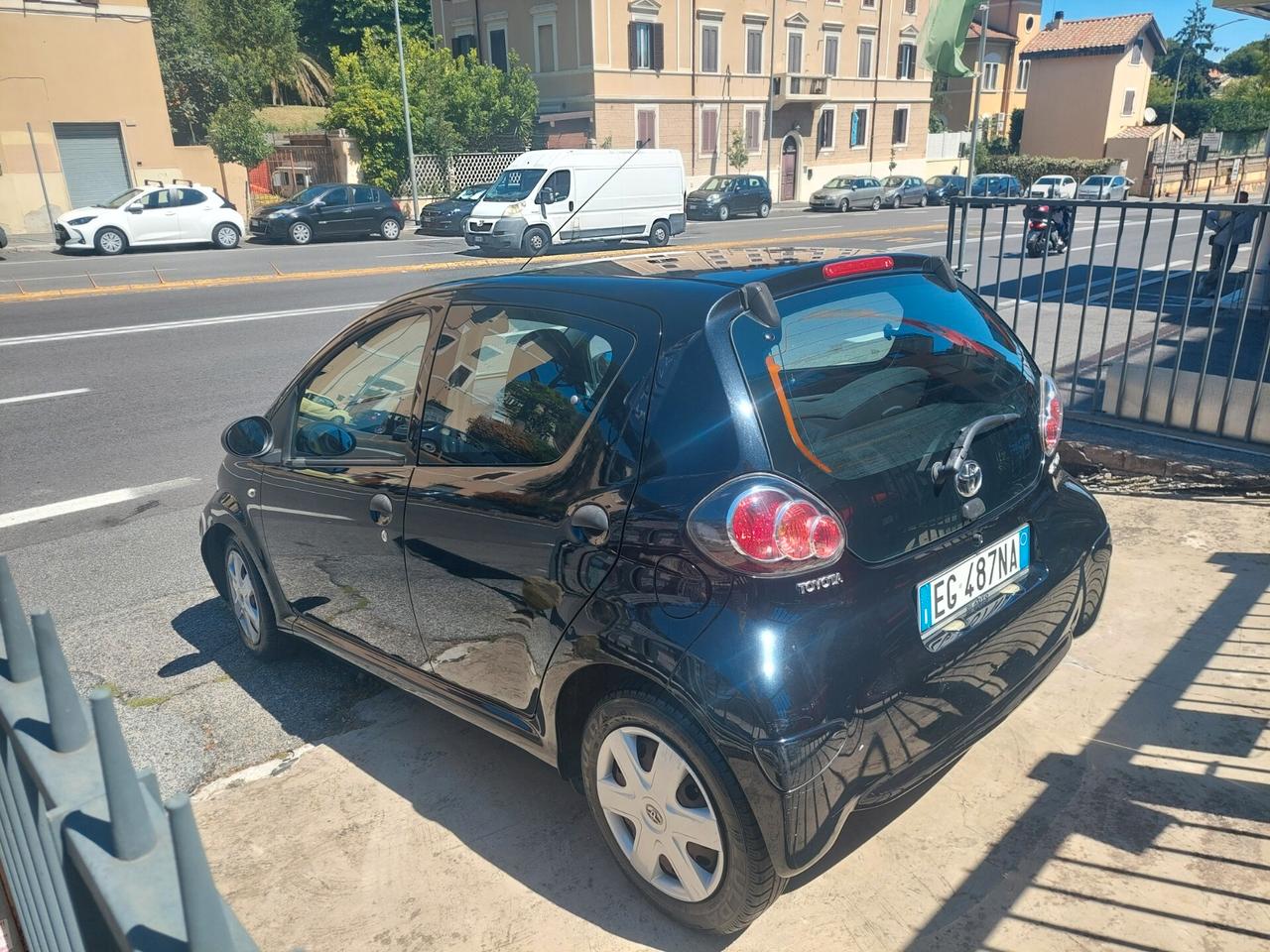 Toyota Aygo 1.0 12V VVT-i 5 porte Now Connect