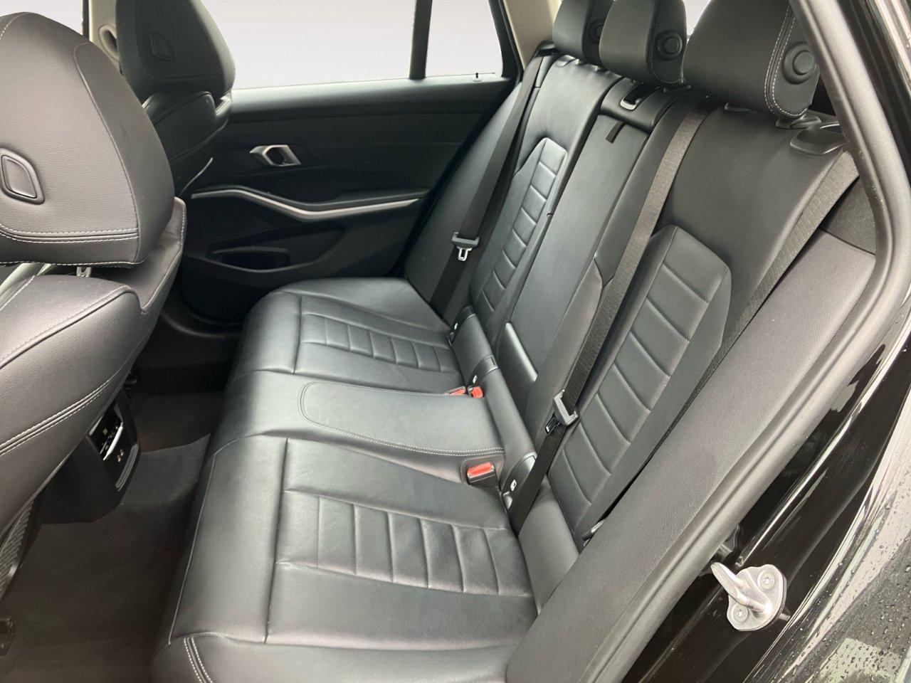 BMW 320 d Touring mhev 48V auto Business Adv