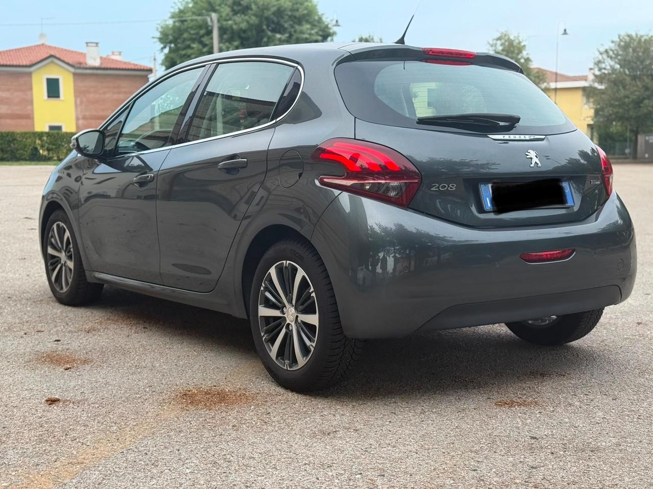 Peugeot 208 PureTech 82 5 porte Allure