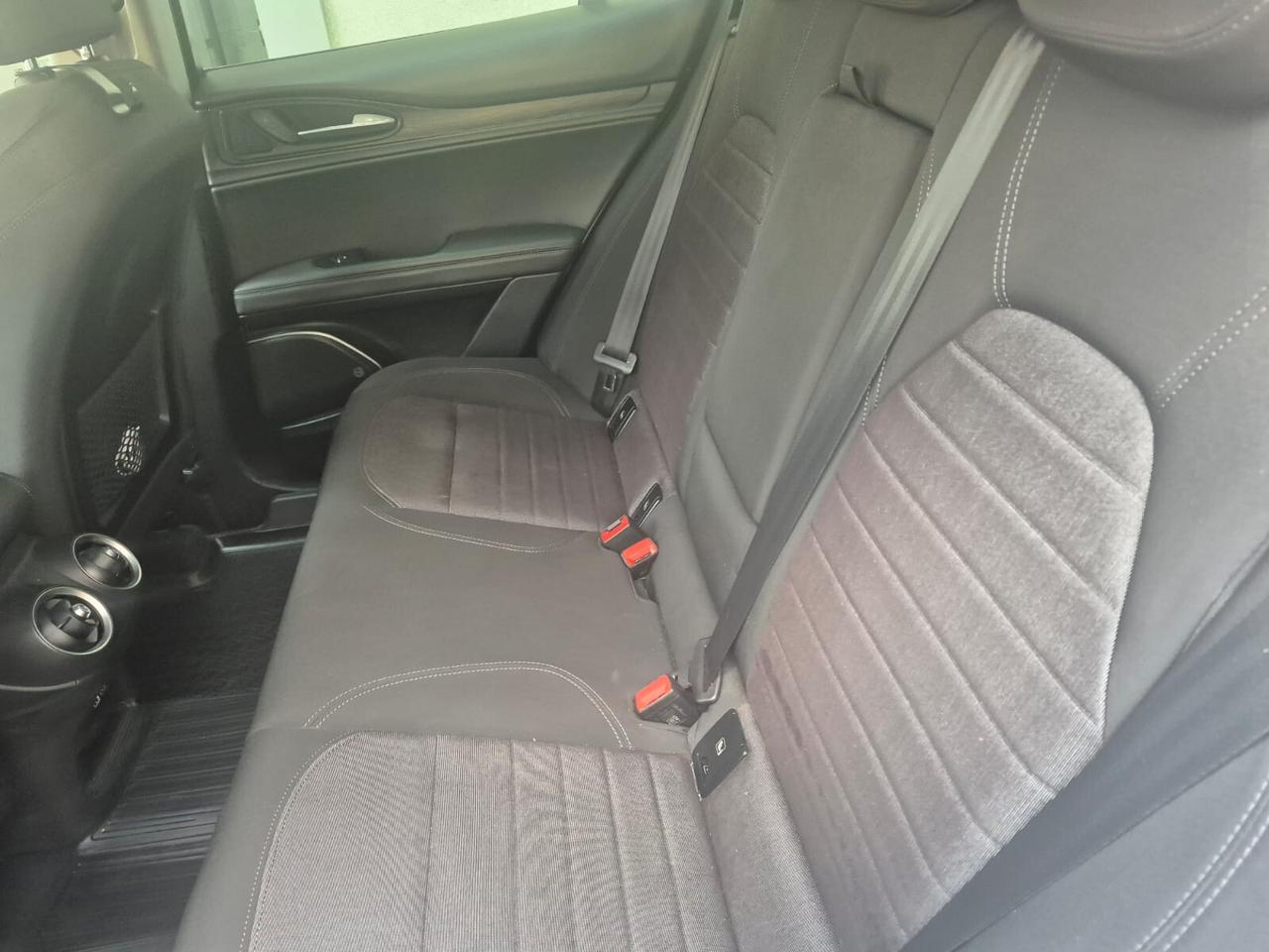 Alfa Romeo Stelvio 2.2 Turbodiesel 180 CV AT8 RWD Business