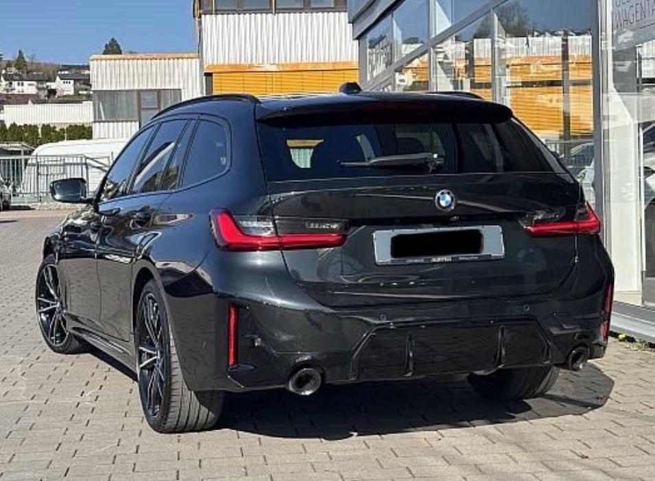 BMW 320 d xDrive Tour M Pacchetto sportivo