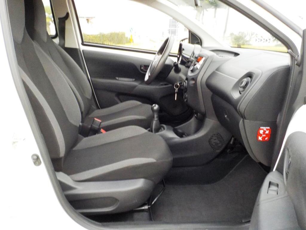 Toyota Aygo Connect 1.0 VVT-i 72 CV 5 porte x-play