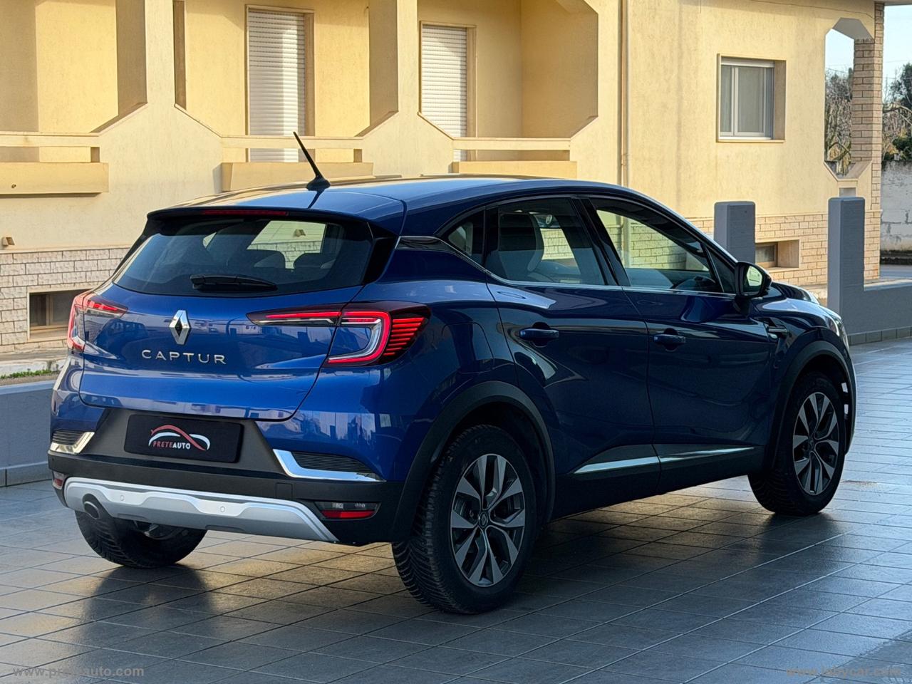 RENAULT Captur TCe 12V 100 CV GPL Intens