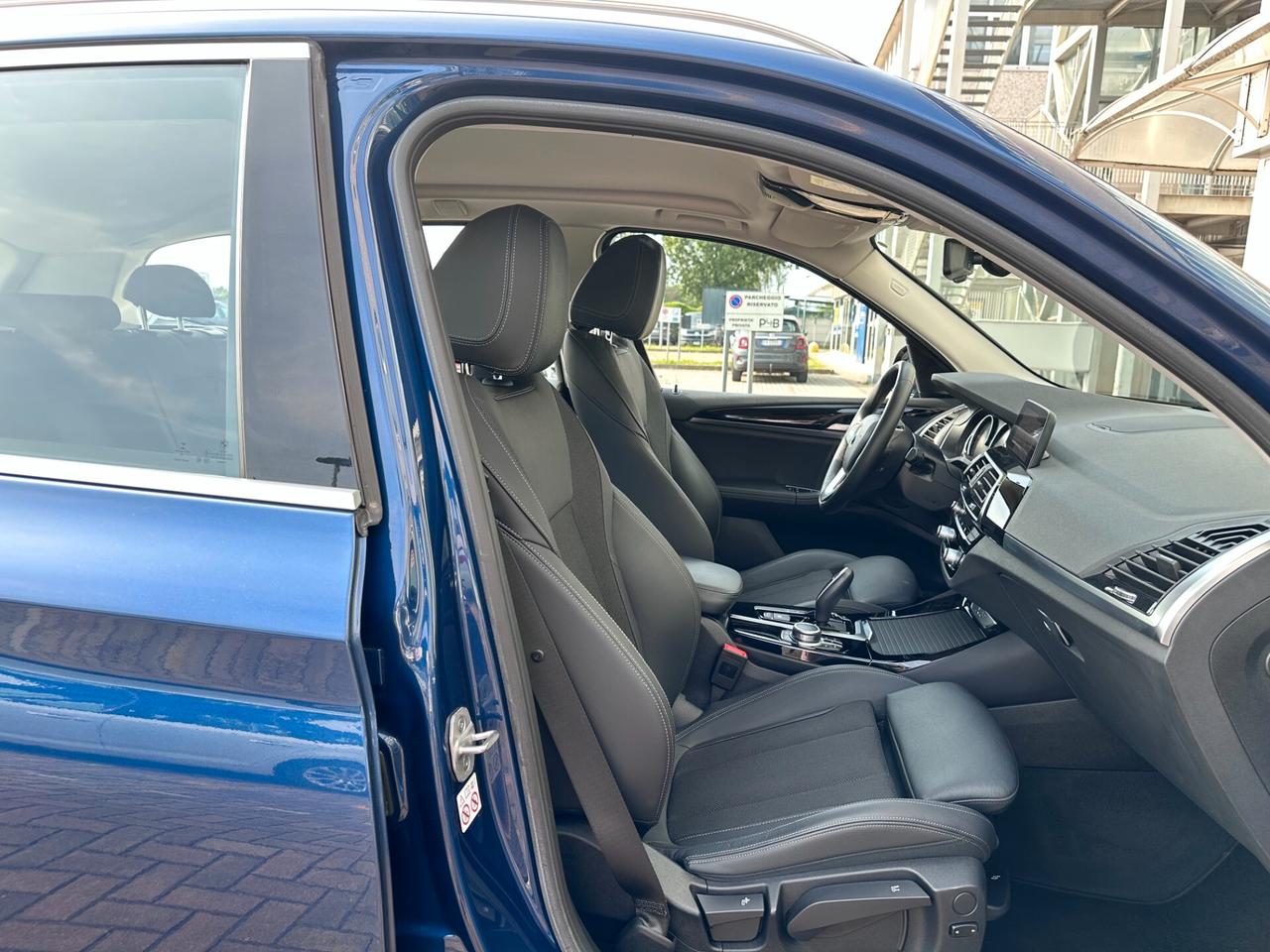 BMW X3 xDrive20d xLine AUTOMATICA! FULL LED! NAVI CARPLAY