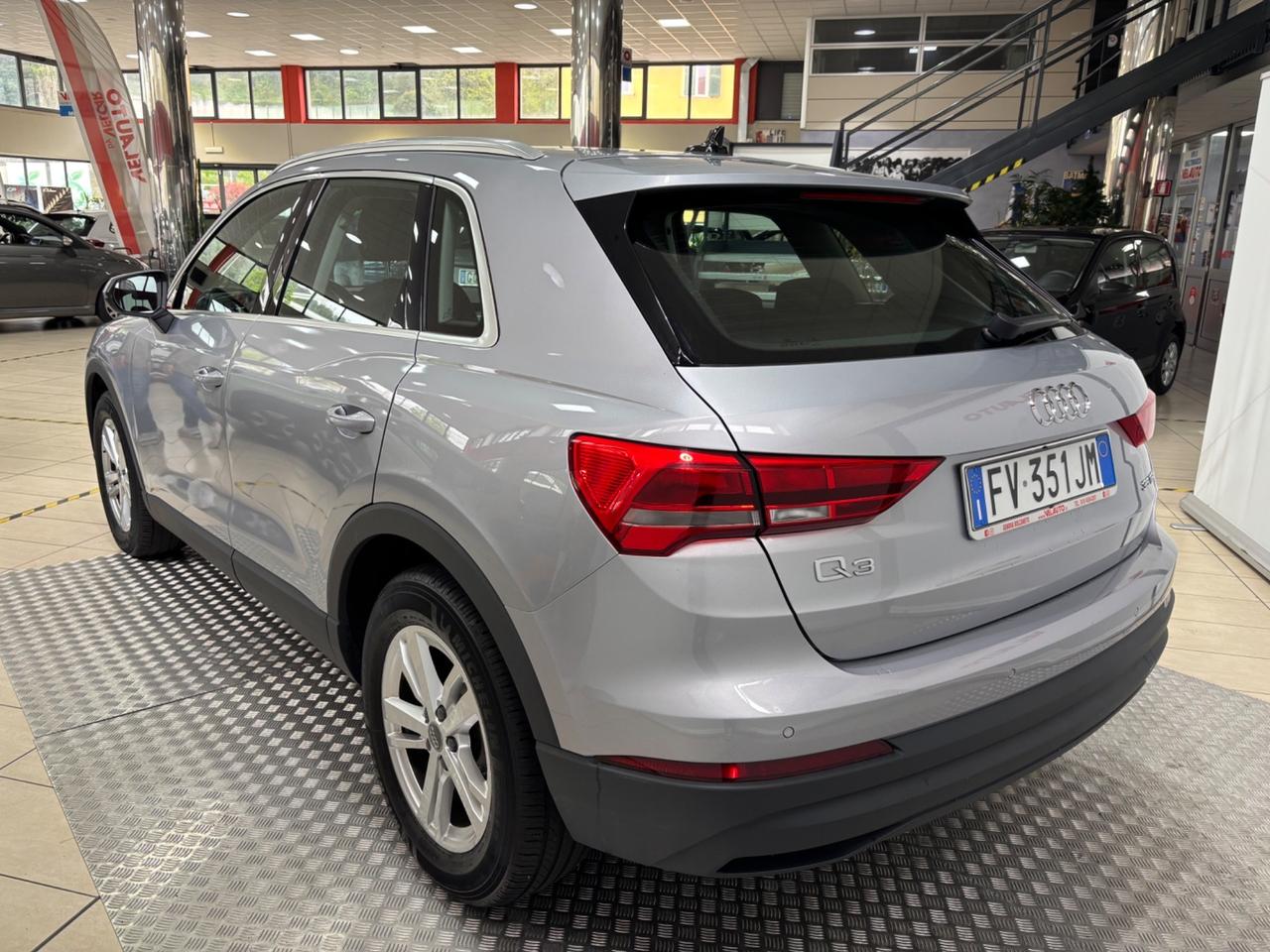 Audi Q3 35 TDI S tronic Business
