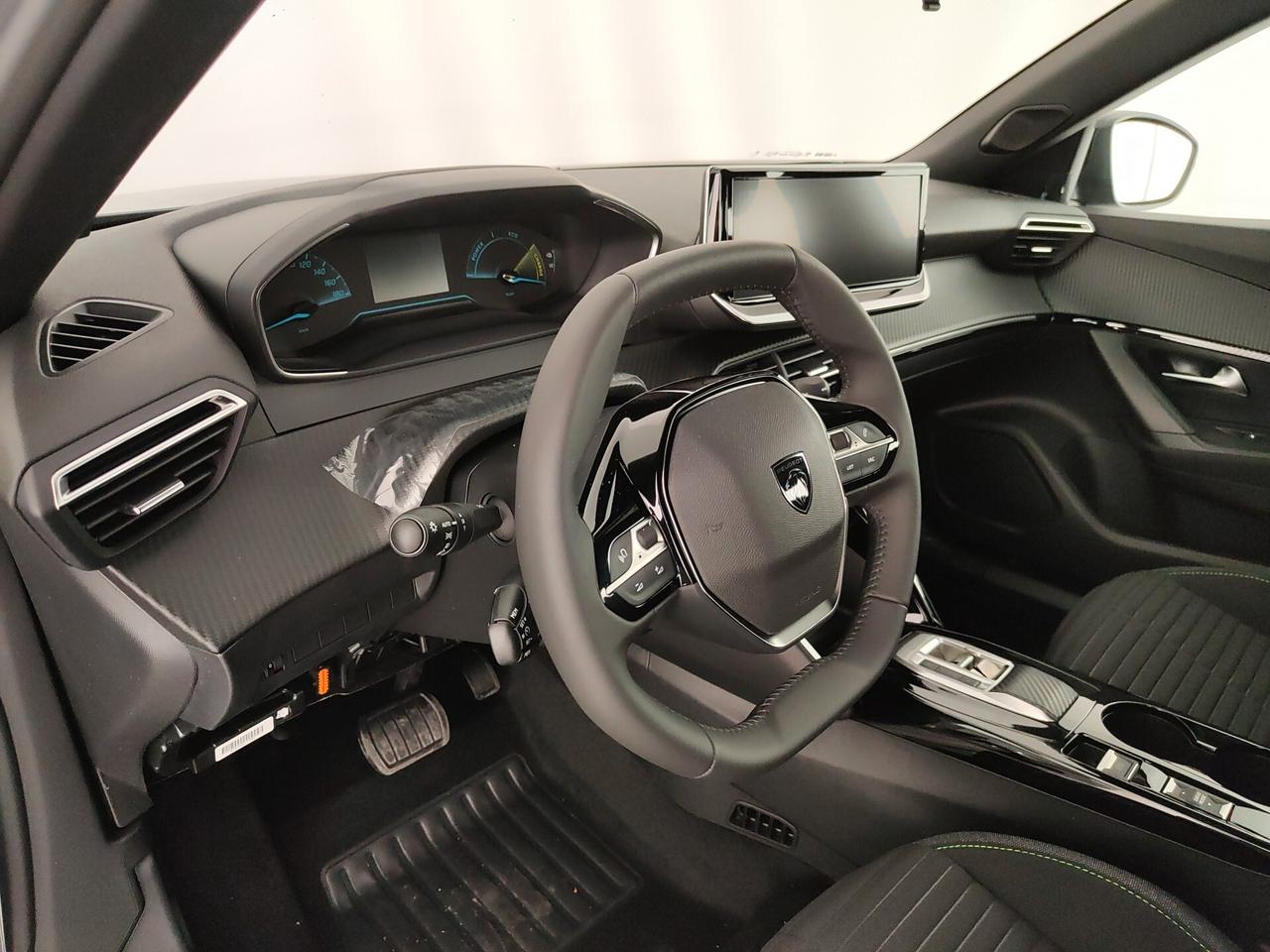 Peugeot 2008 motore elettrico 136 CV Active