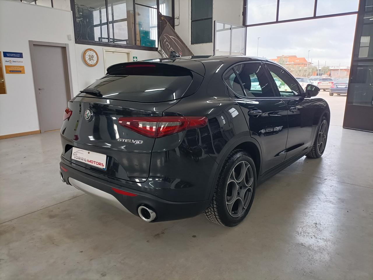 Alfa Romeo Stelvio 2.2 Turbodiesel 180 CV AT8 RWD Executive 06/2017