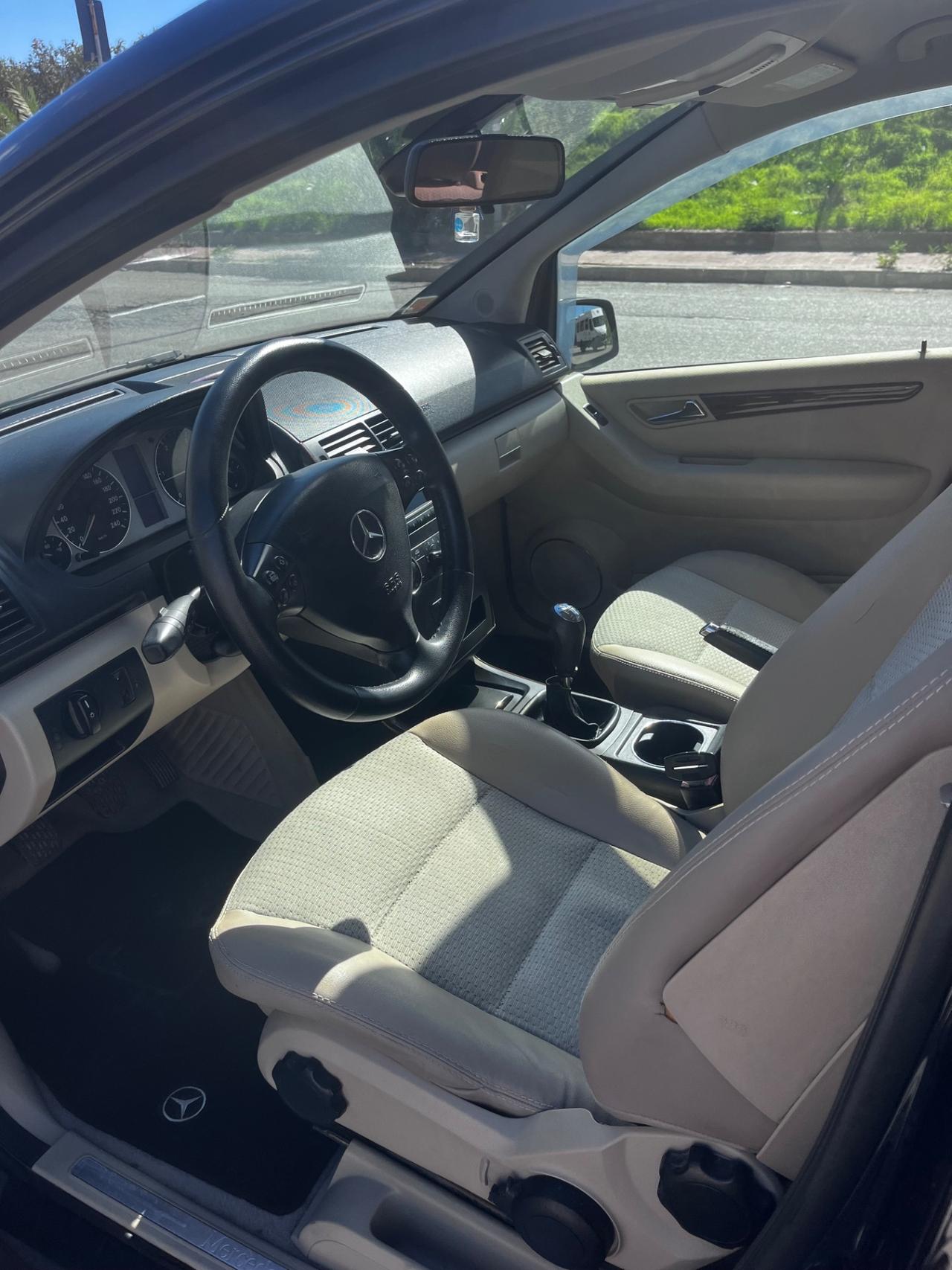 Mercedes A180 cdi 110cv Restilyng 2009 PERMUTA