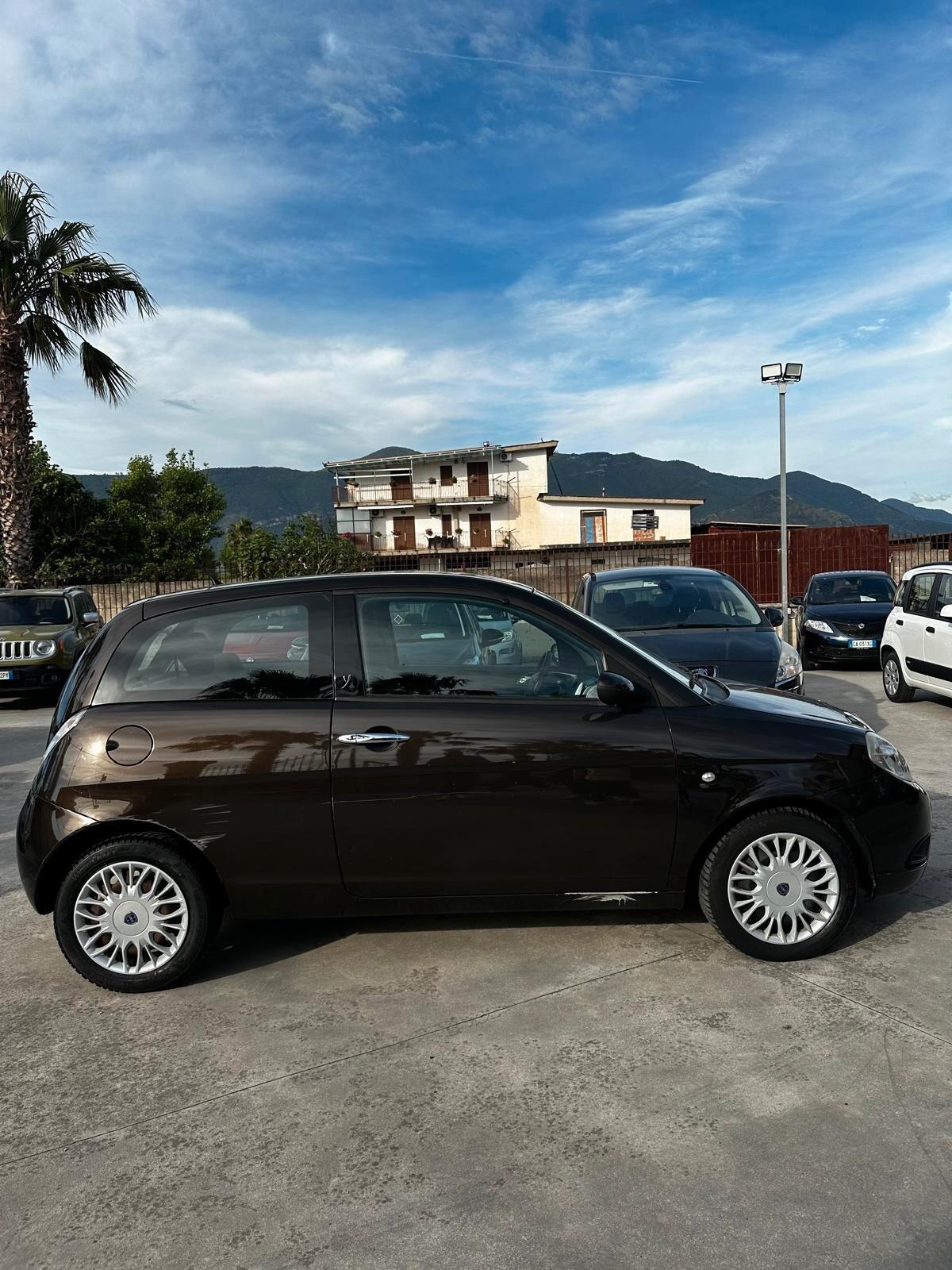 Lancia Ypsilon 1.2 Platino