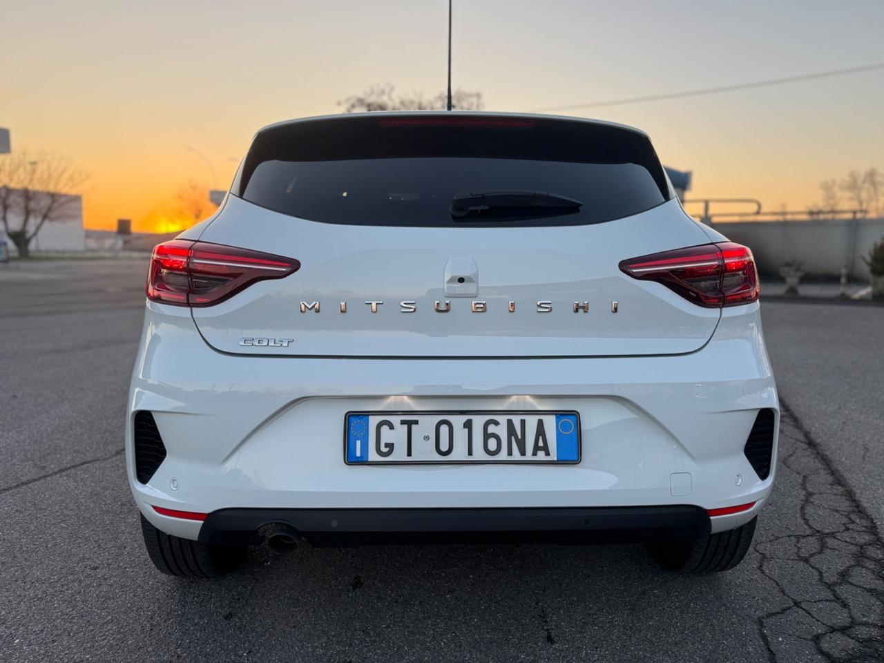 Mitsubishi Colt 1.0L turbo 90 CV Invite