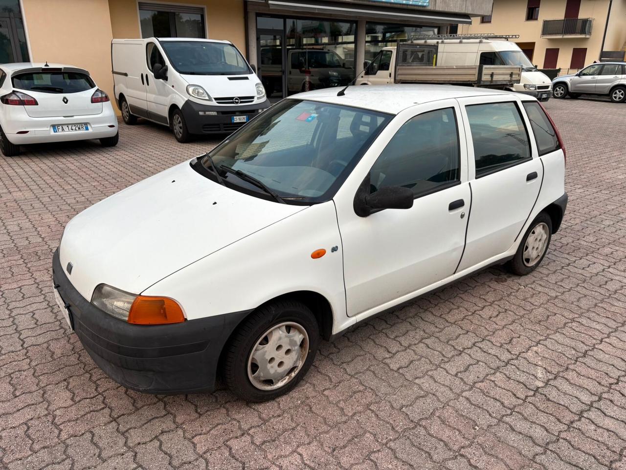 FIAT PUNTO 5/P 1.2 BENZINA SI A NEOPATENTATI