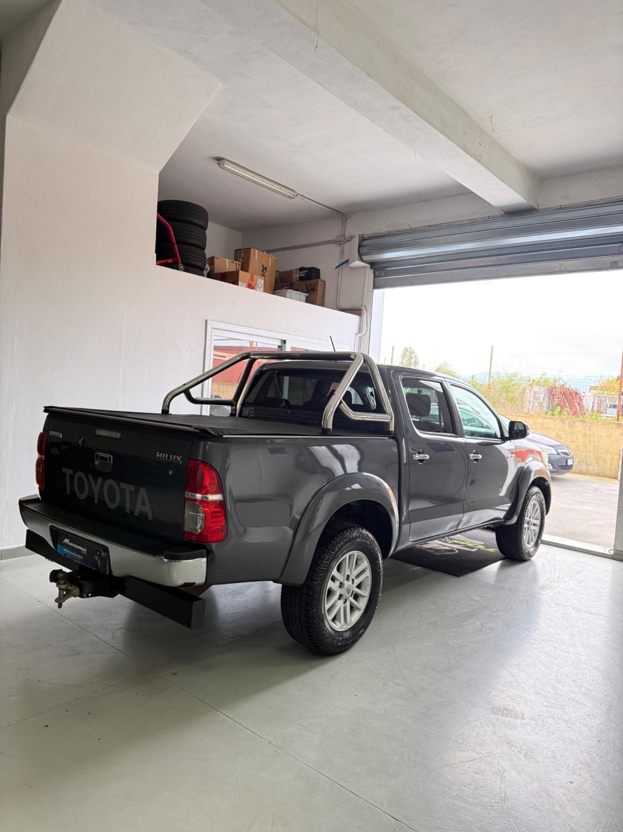 Toyota Hilux 3.0 D-4D aut.4WD 4p. DC Stylex