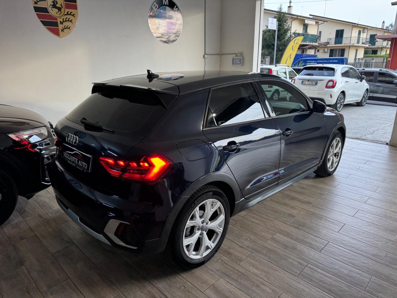 Audi A1 citycarver 30 TFSI S tronic Identity Contrast