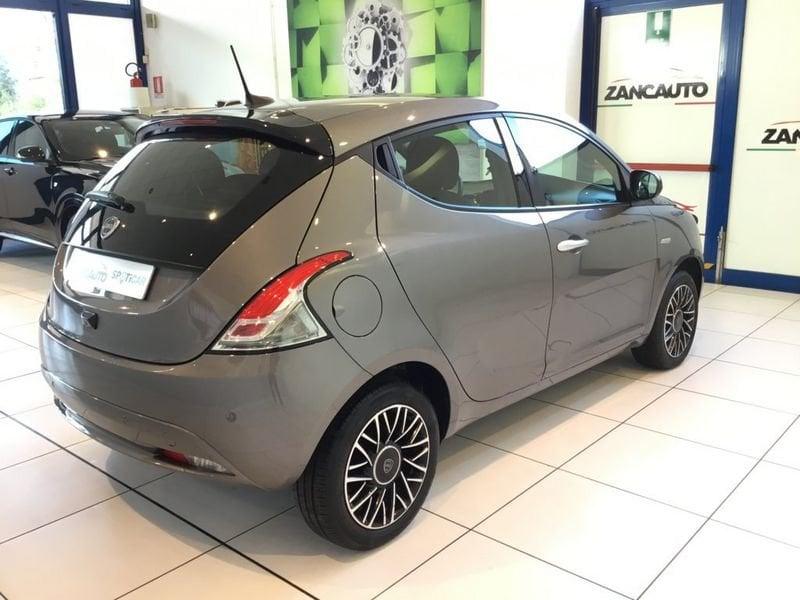 Lancia Ypsilon 1.0 FireFly 5 porte S&S Hybrid Platino