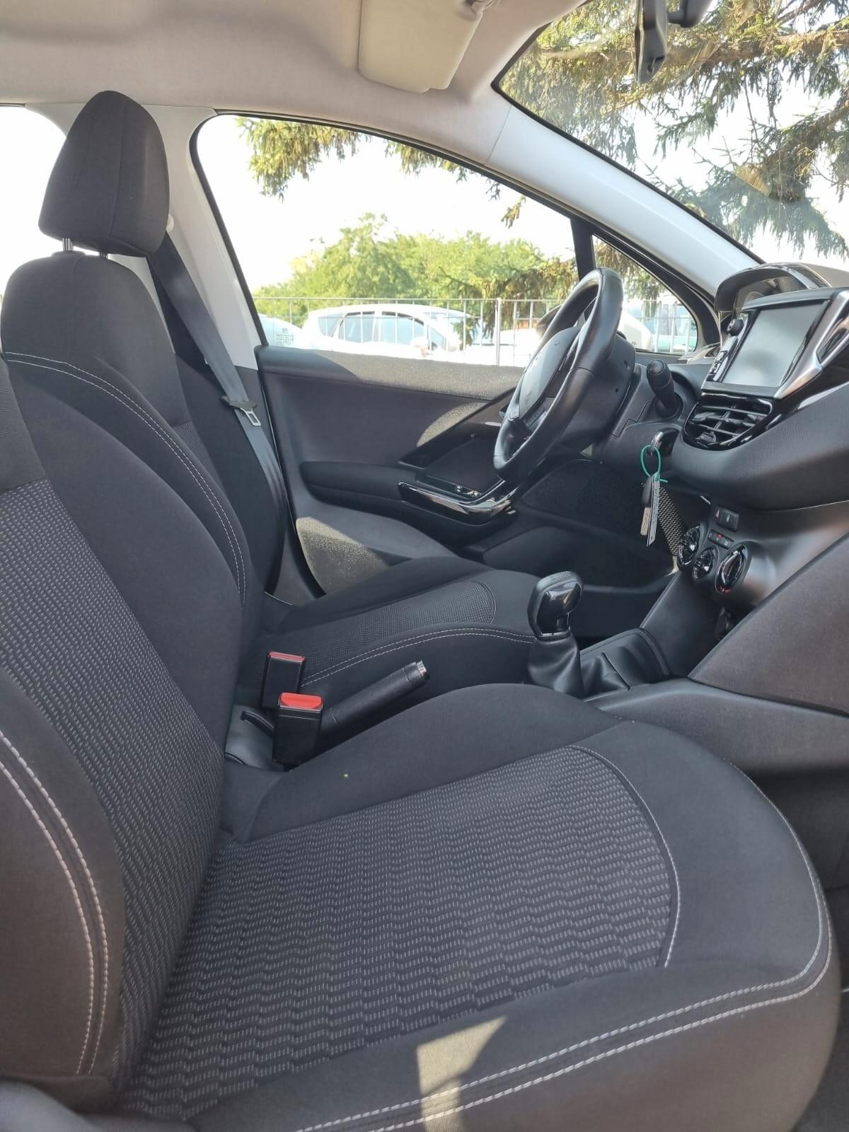 Peugeot 208 PureTech 82 5p. GPL Allure