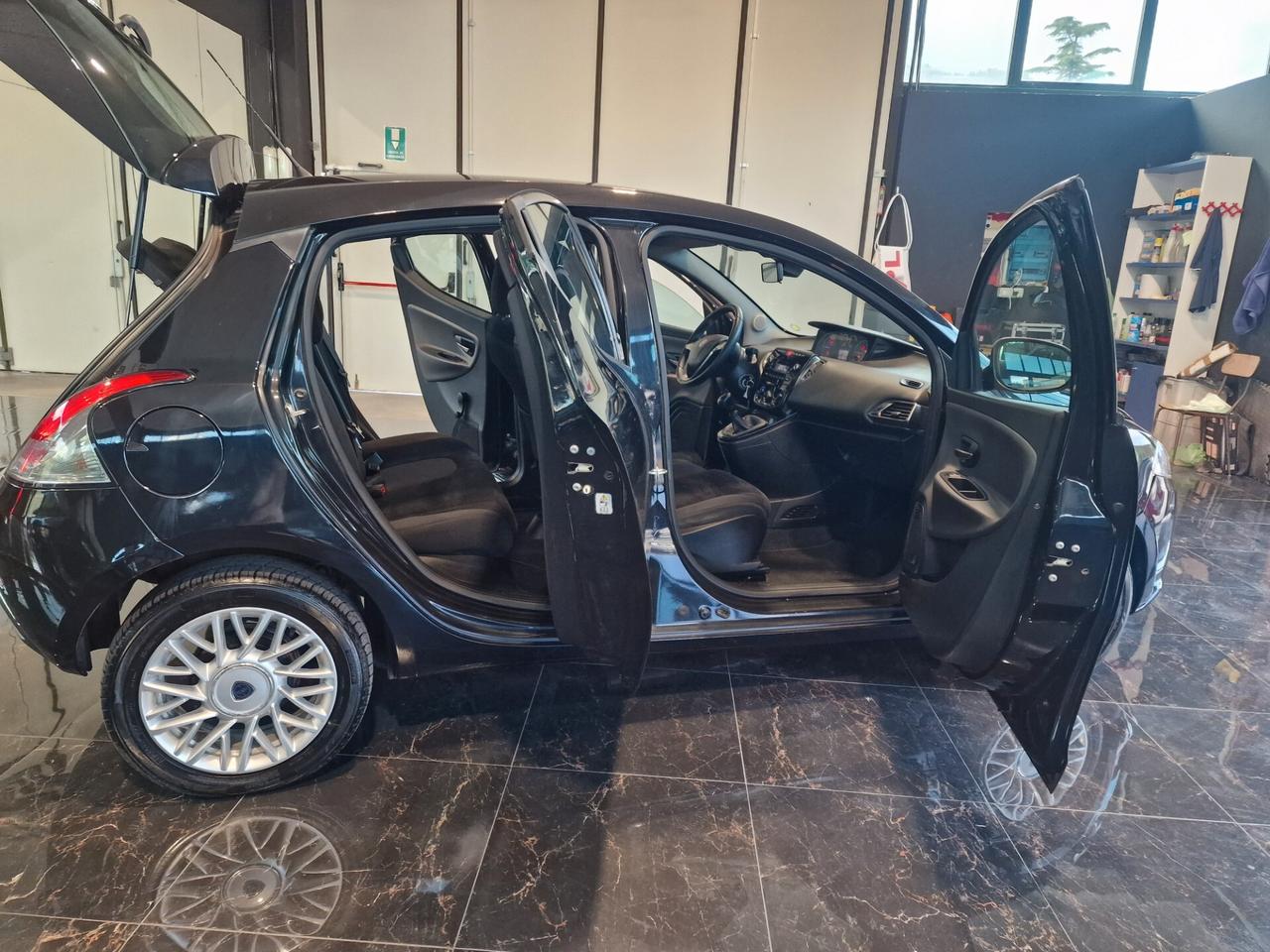 Lancia Ypsilon 1.3 MJT 50 mila chilometri