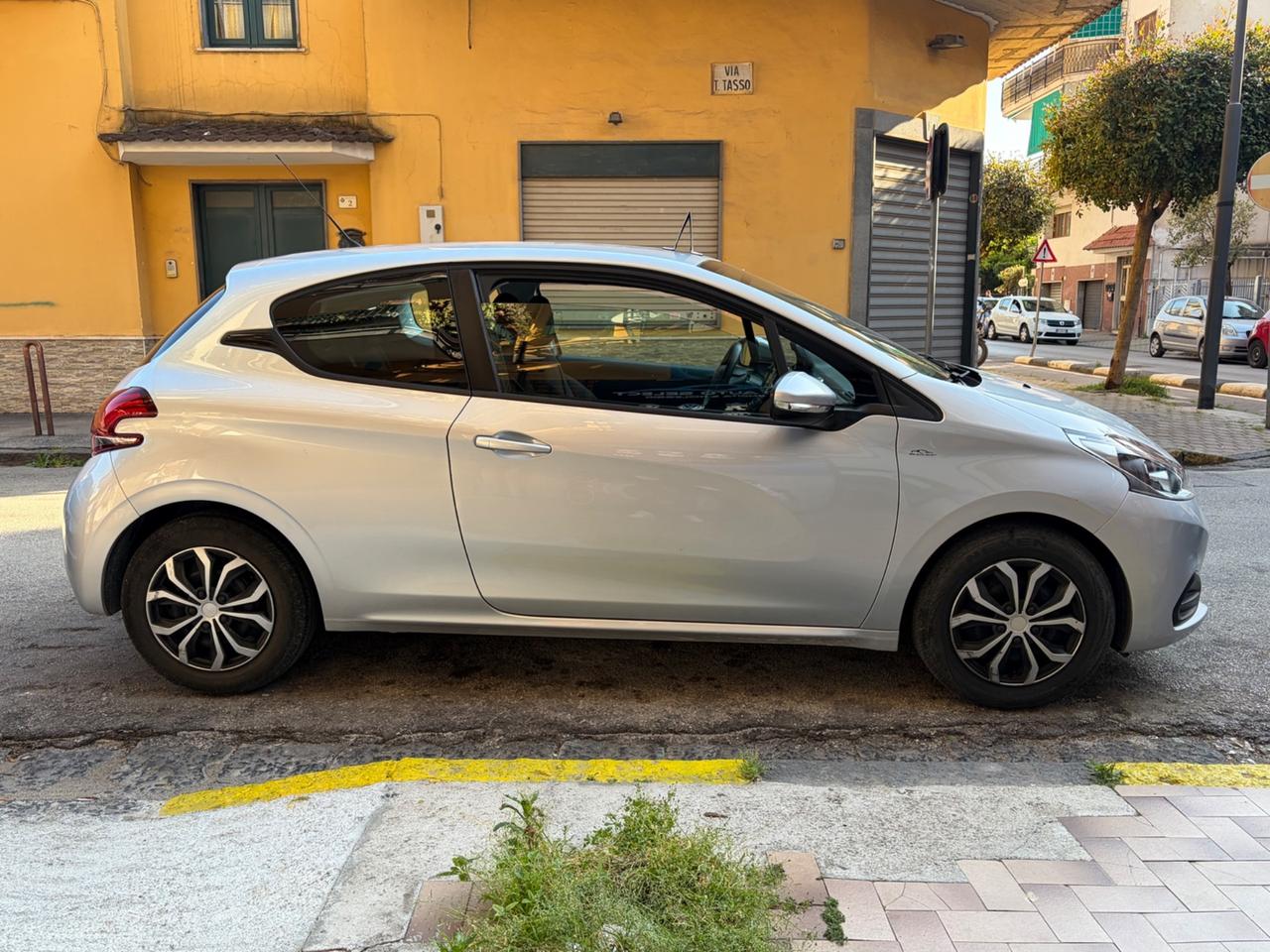 Peugeot 208 PureTech 82 3 porte Active