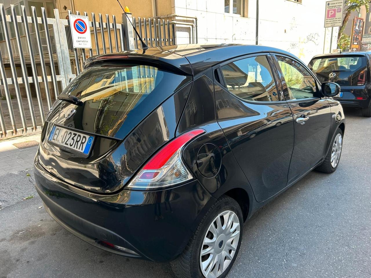 LANCIA YPSILON 1.3 MJT 95CV – 2012 – UNIPROPRIETARIO – GARANZIA 12 MESI – PARI AL NUOVO