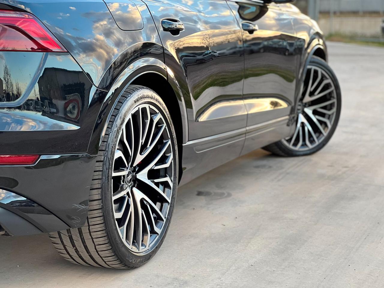 Audi Q8 50 3.0 TDI mhev 286 CV quattro tiptronic Sport NEW MODEL