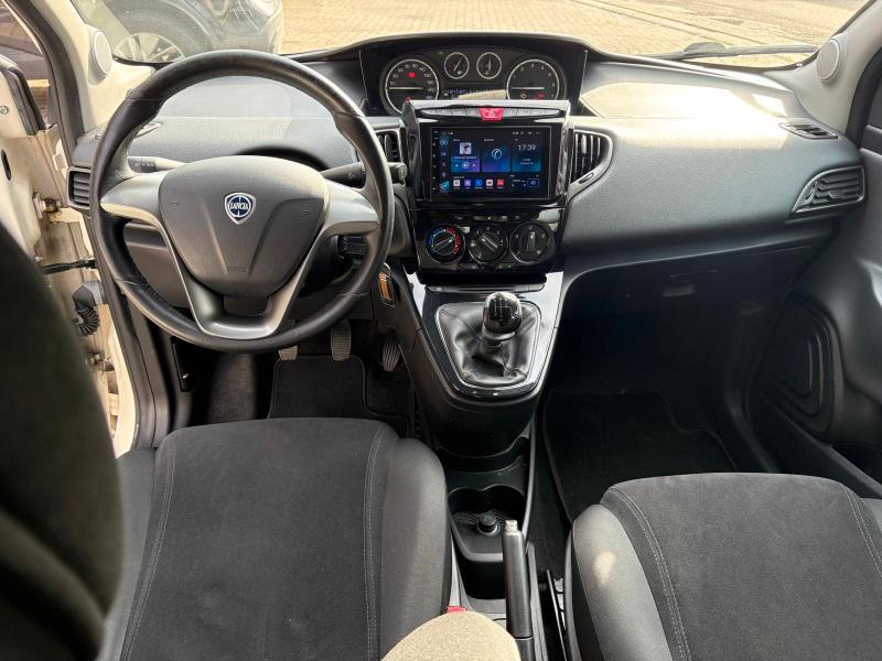 Lancia Ypsilon 5 Porte Ypsilon 1.2 8v Platinum 69cv OK NEOPATENTATO