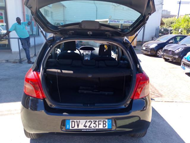 TOYOTA Yaris 1.0 5 porte Sol
