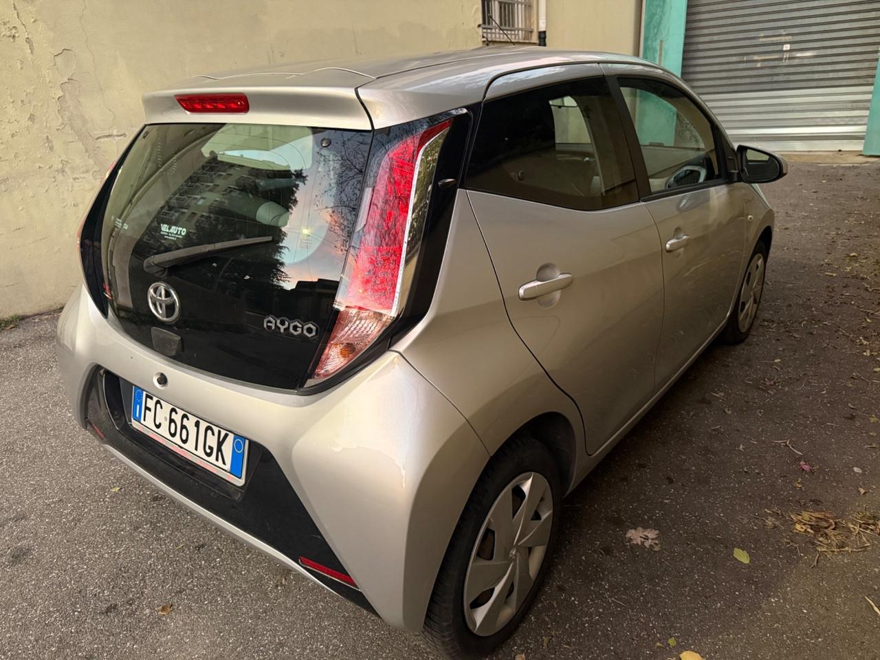 Toyota Aygo 1.0 VVT-i 69 CV 5 porte x-play