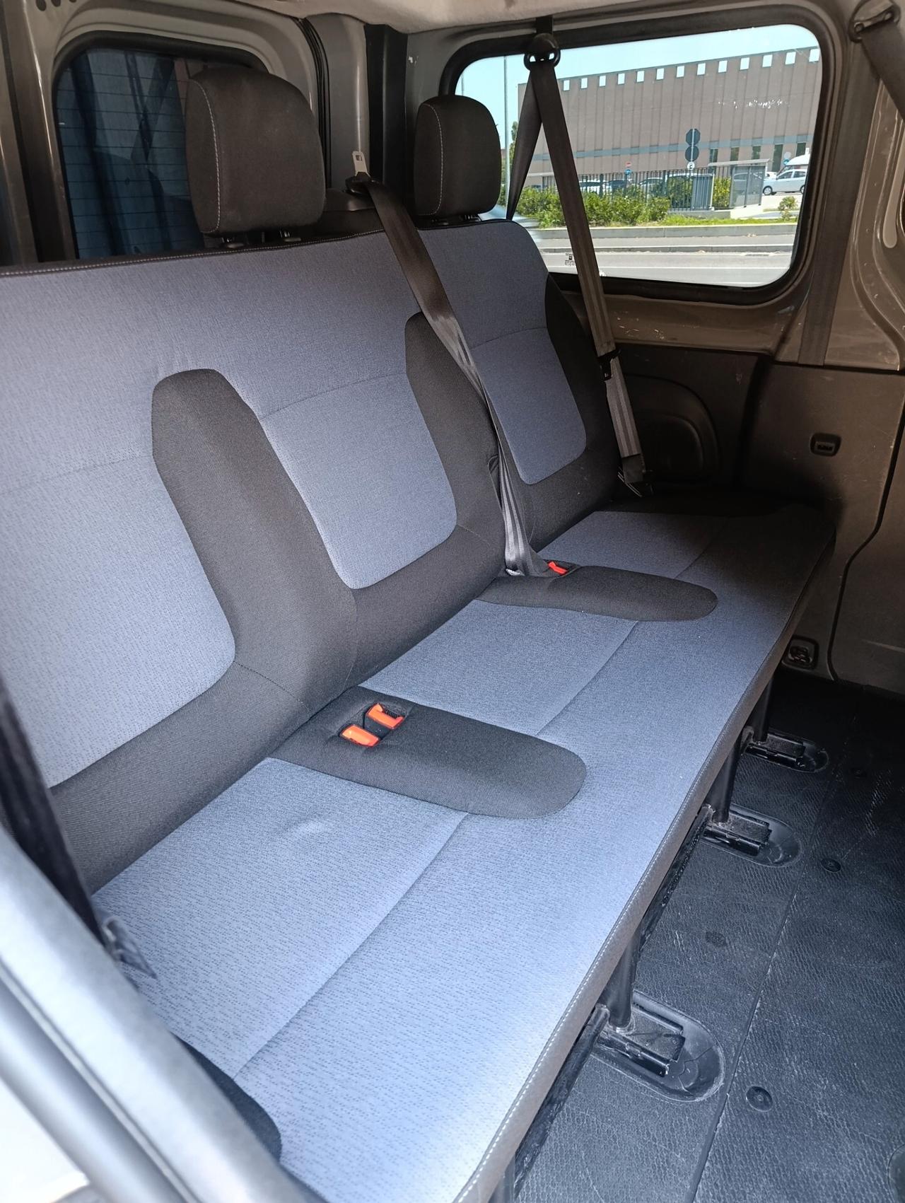 Opel Vivaro 9 posti #GM