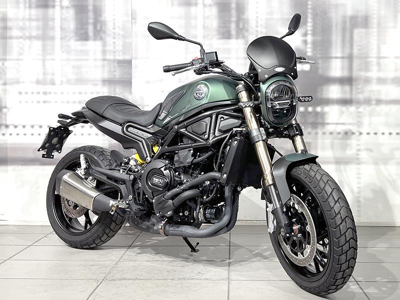 Benelli Leoncino 800