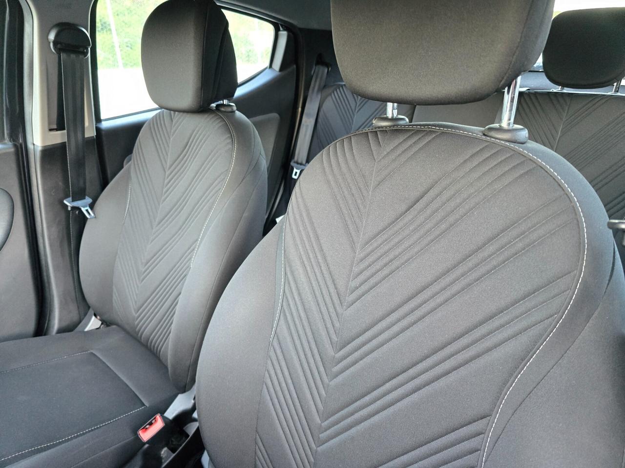 Lancia Ypsilon 1.0 FireFly Hybrid Ecochic UnYca