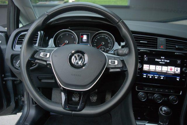 VOLKSWAGEN Golf 2.0 TDI R-Line LED Navi DAB+ ACC 18" ParkAssist